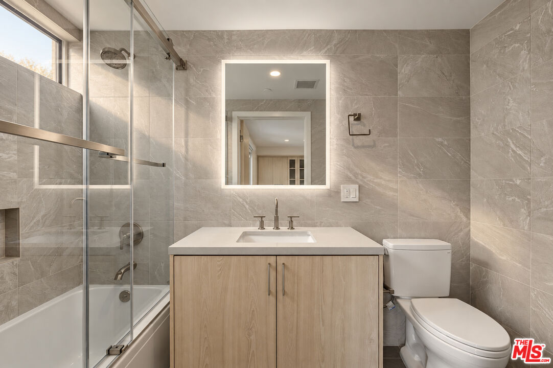 10951 National Blvd Unit: 201