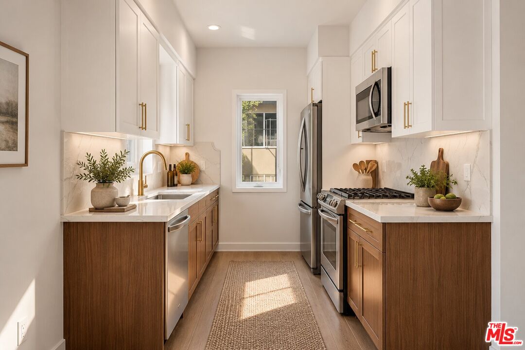 2117 Beachwood Ter