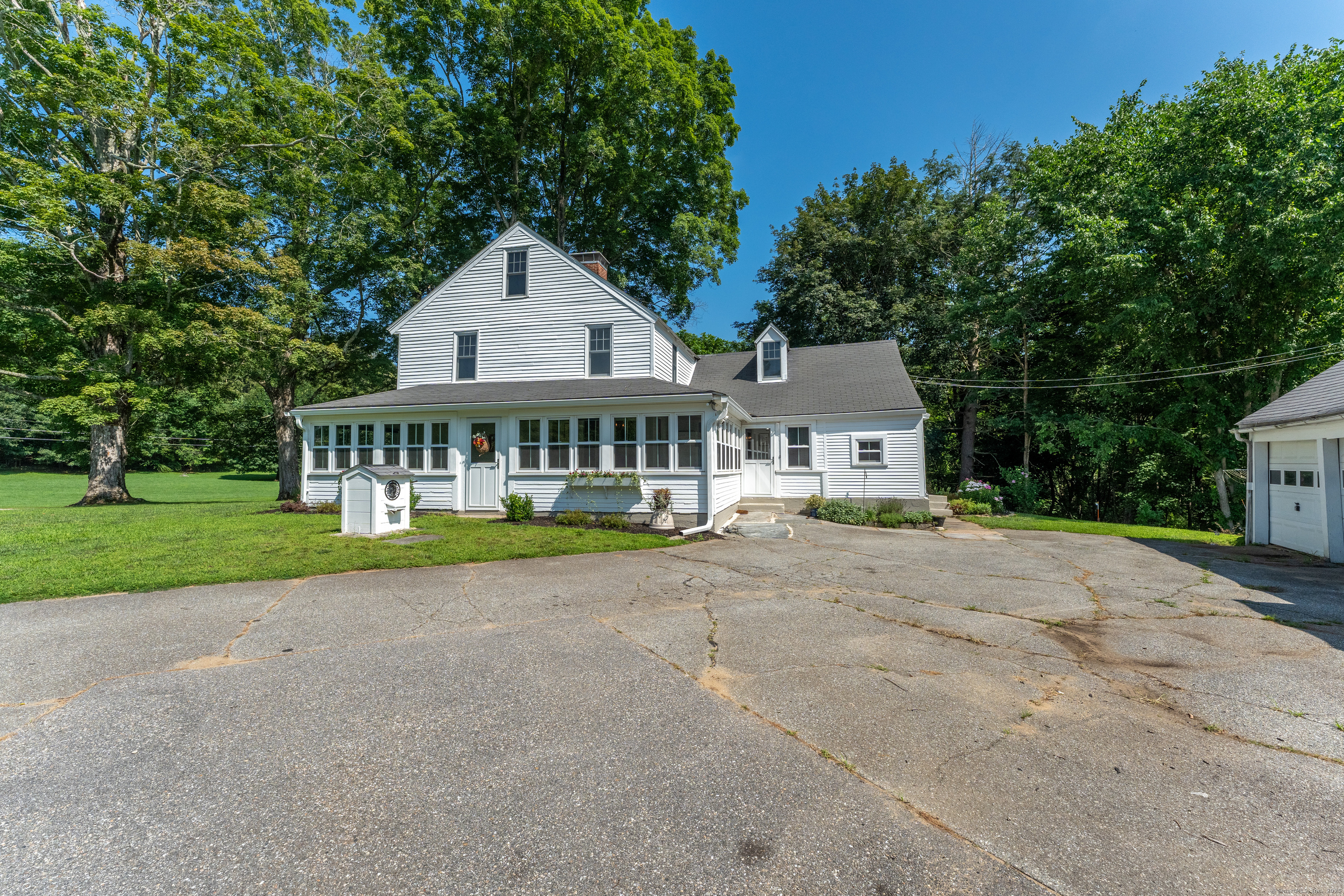 393 North Canterbury Road