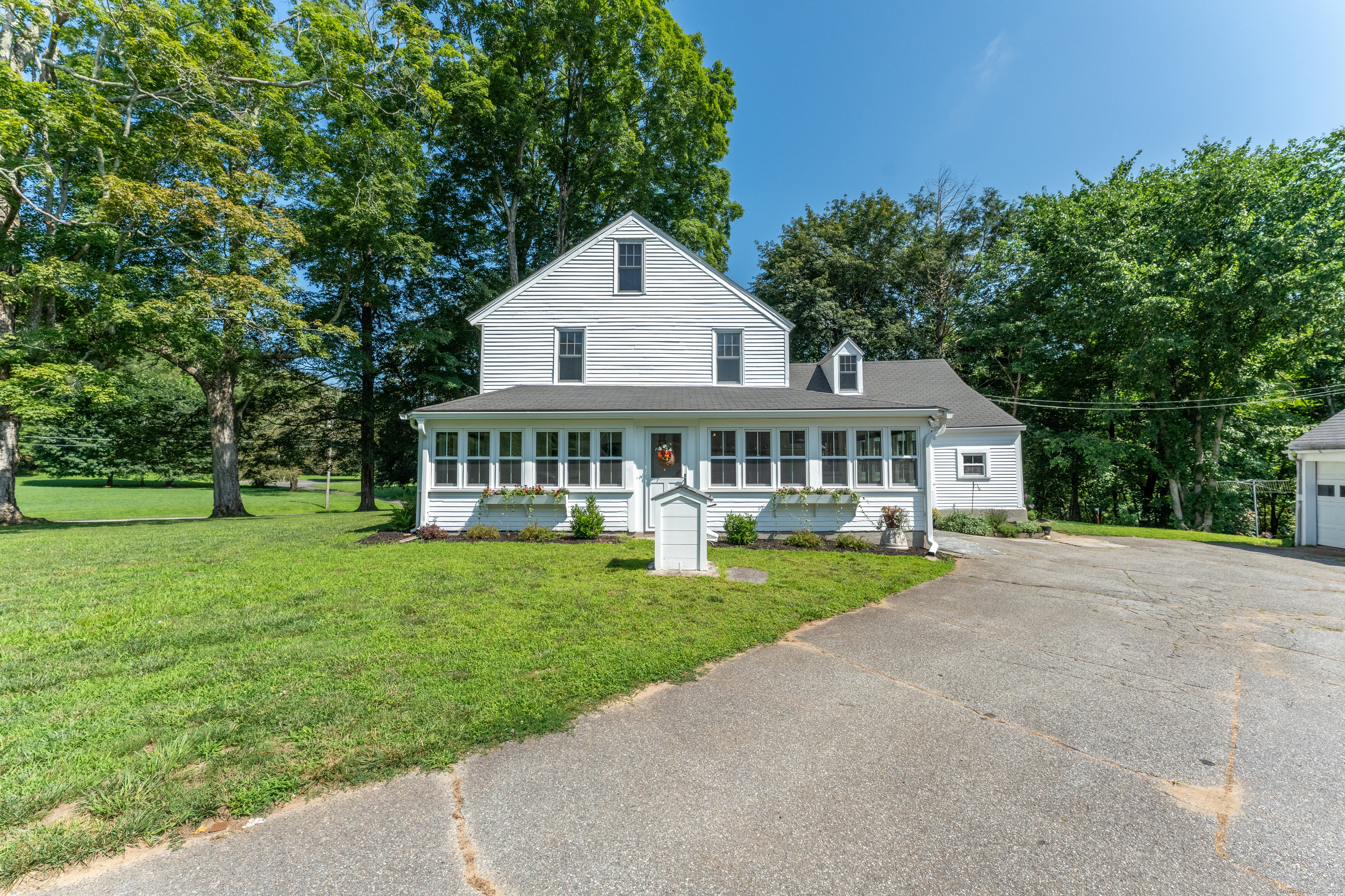393 North Canterbury Road