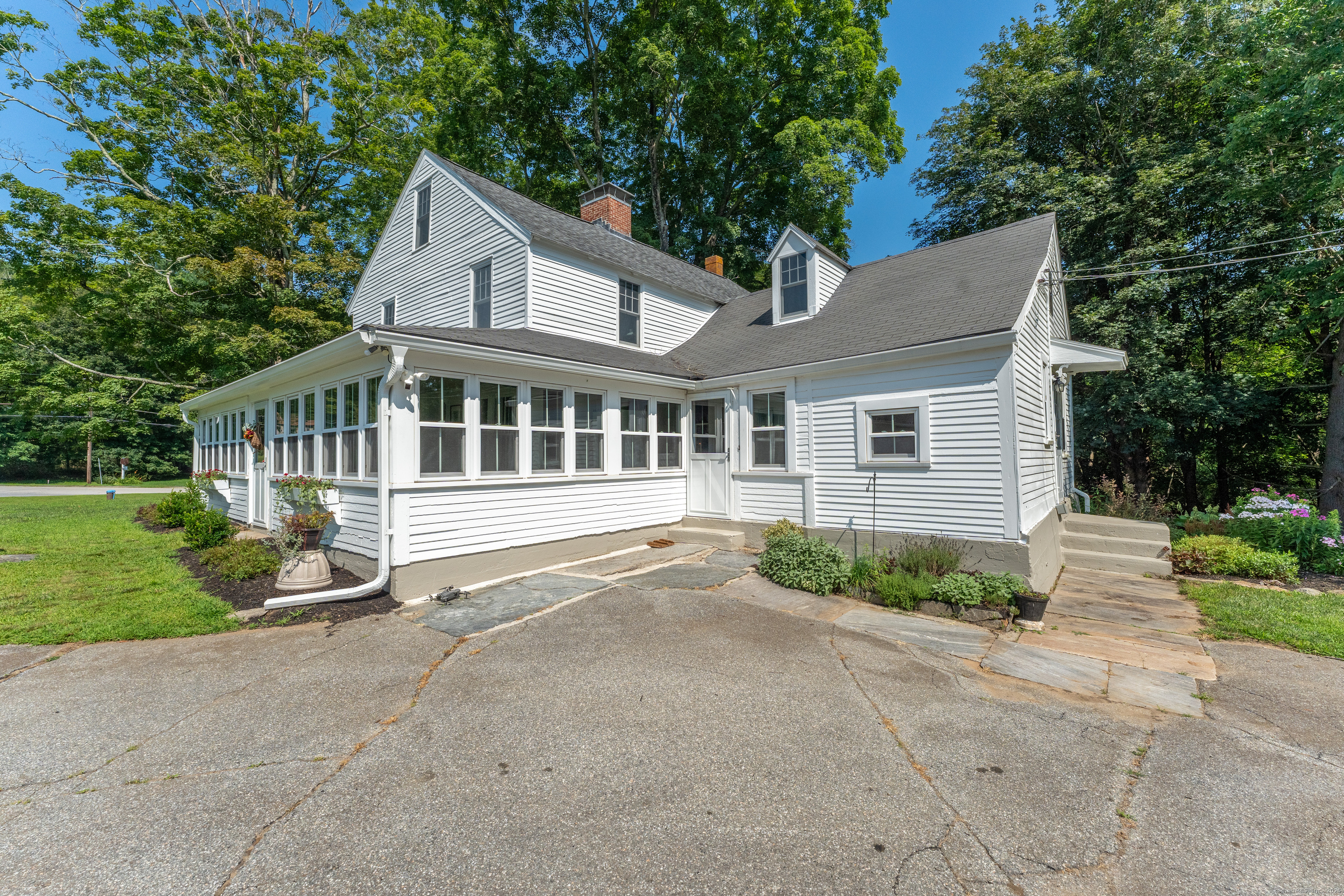 393 North Canterbury Road