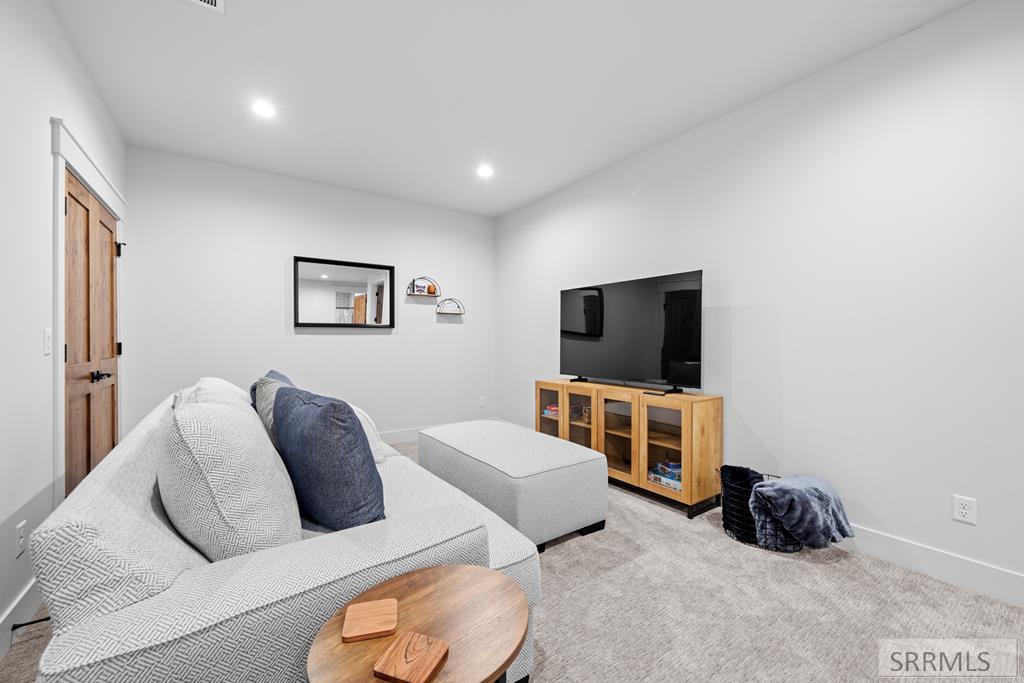 4353 Yeti Ln