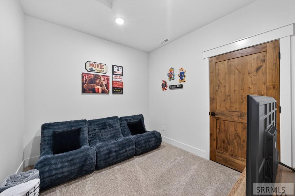 4347 Yeti Ln