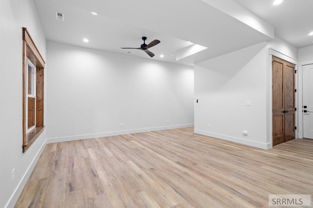 4347 Yeti Ln