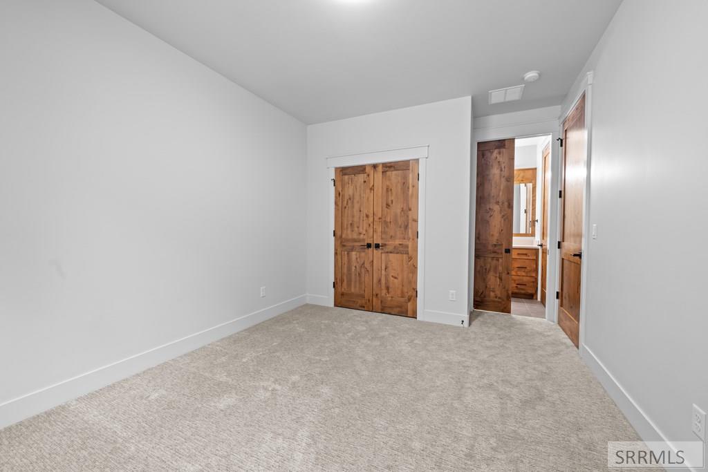 4347 Yeti Ln