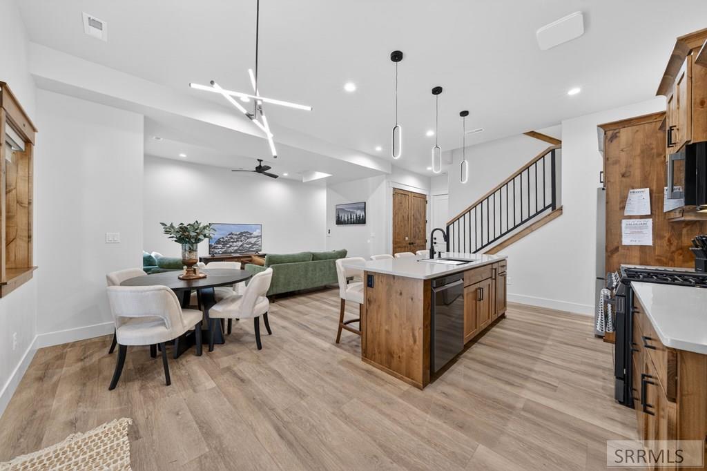 4347 Yeti Ln