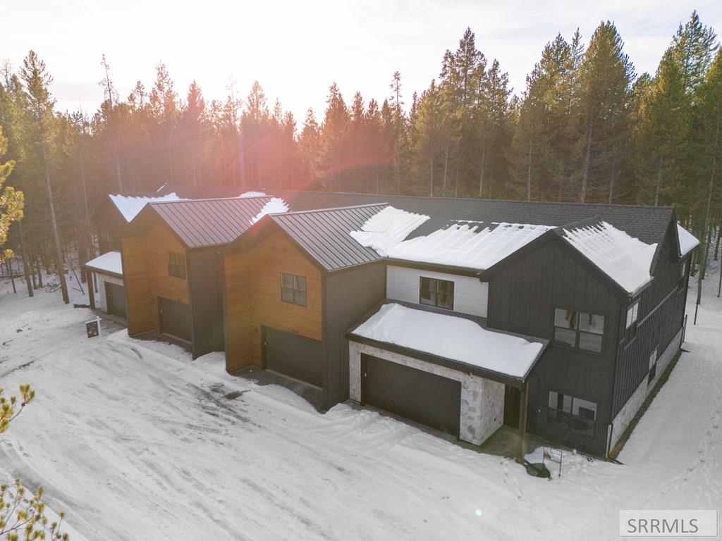 4347 Yeti Ln