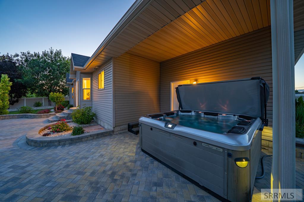 636 Gatehouse Lane