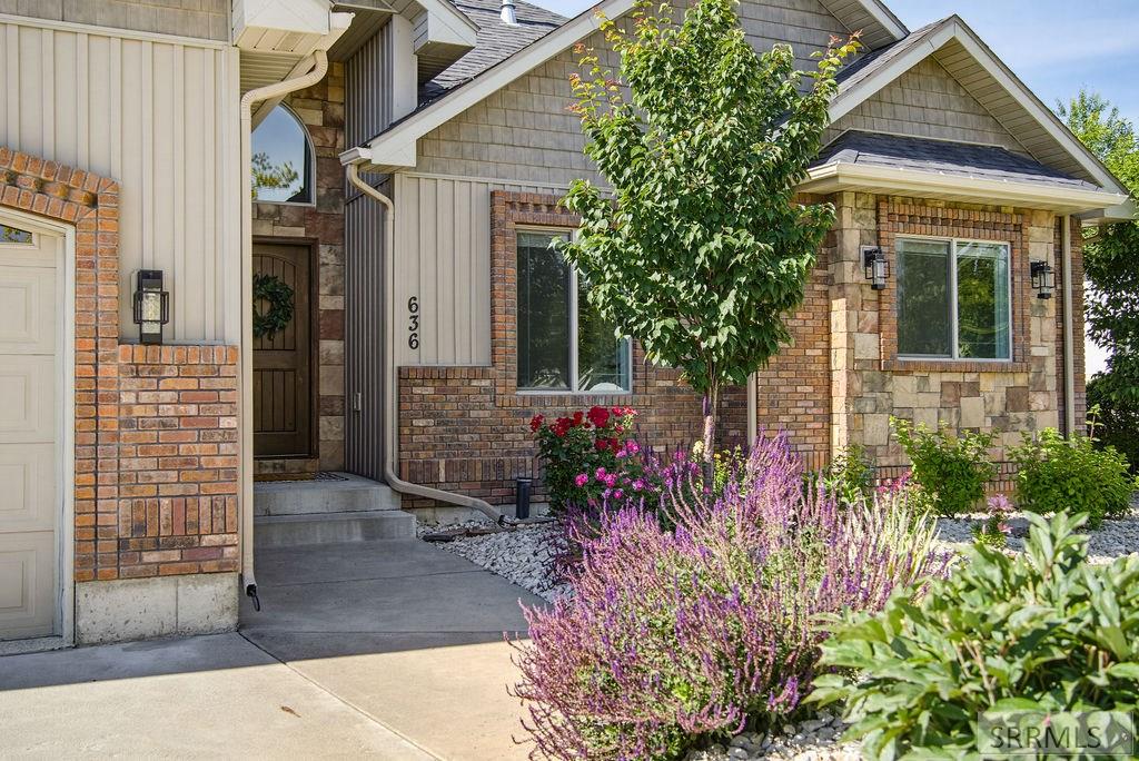 636 Gatehouse Lane