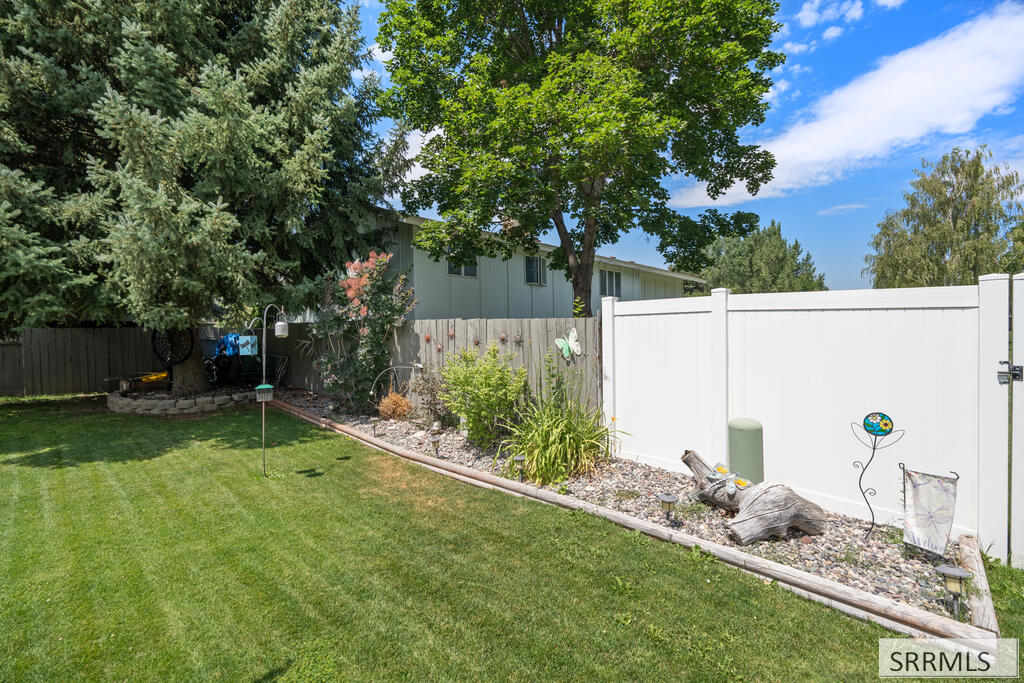 1263 Londonderry Avenue