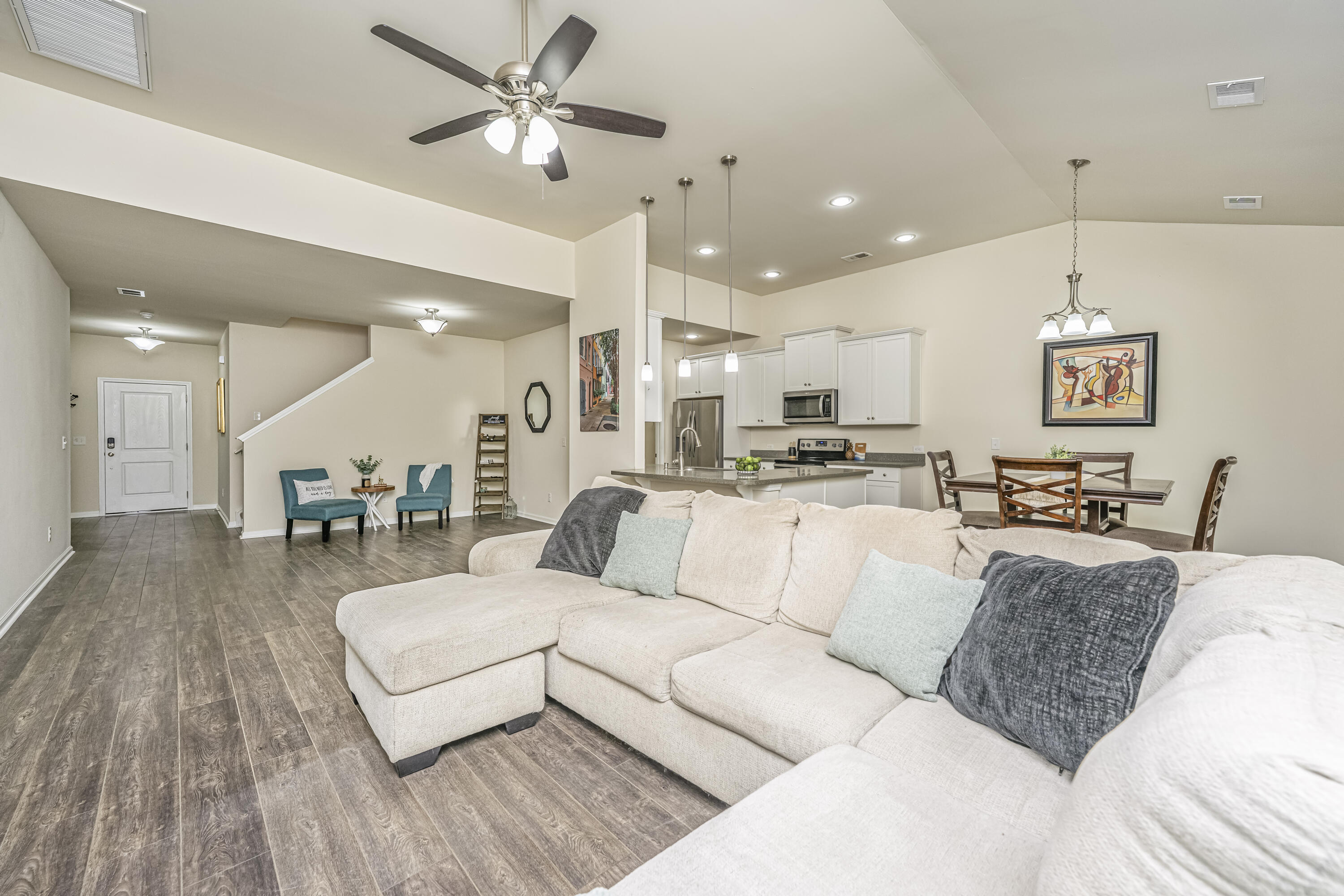 409 Carousel Court
