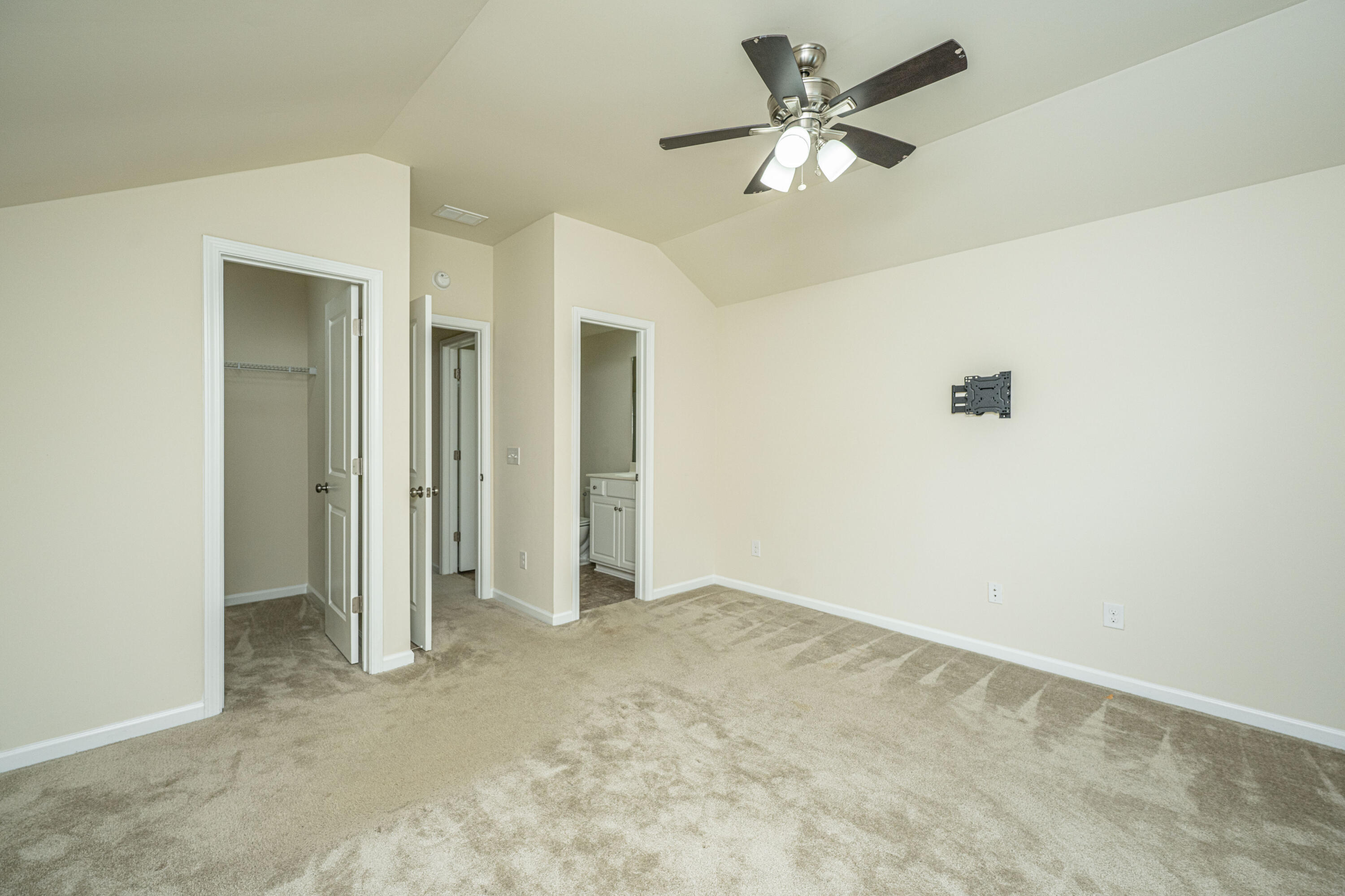 409 Carousel Court