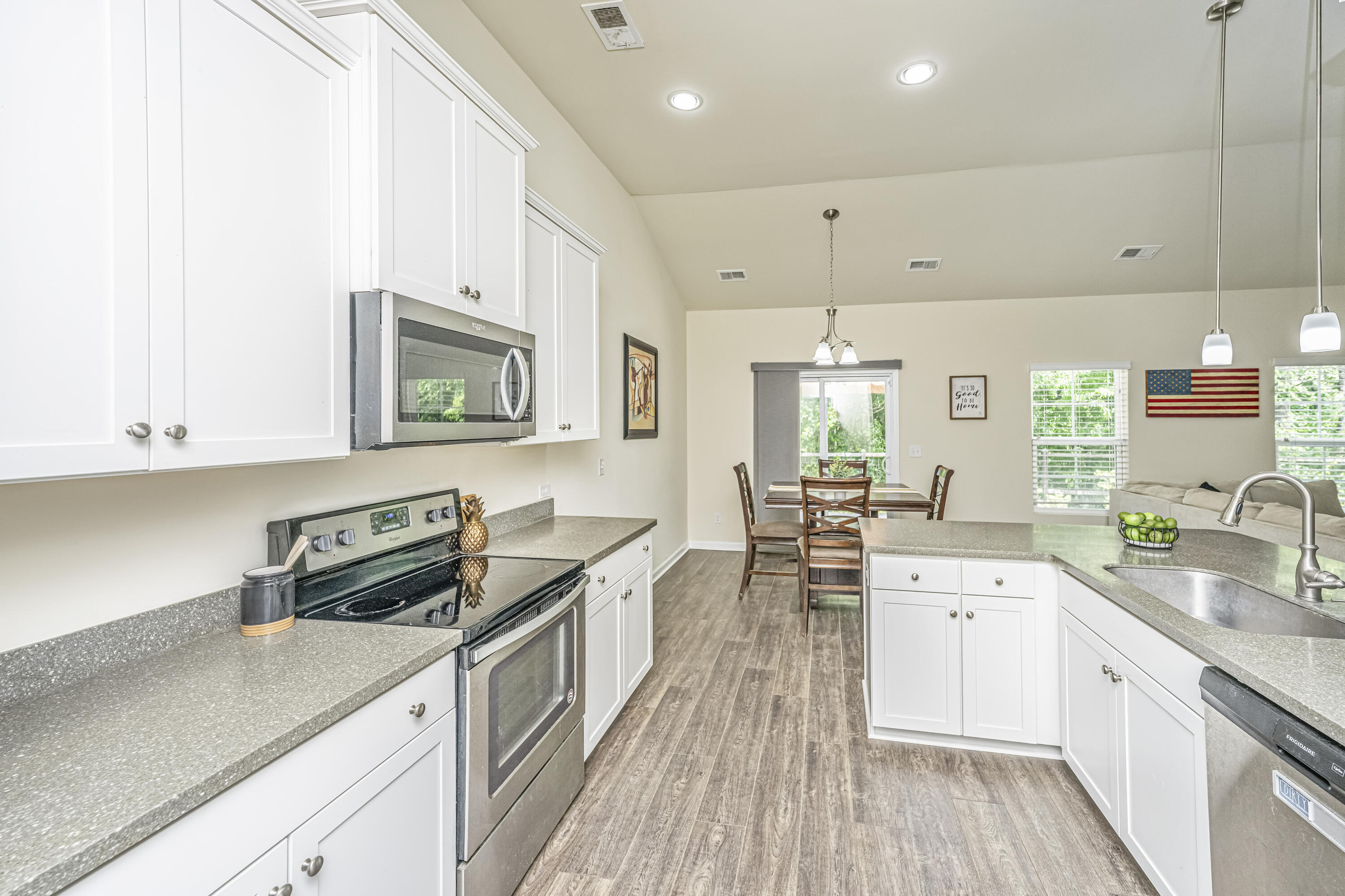 409 Carousel Court