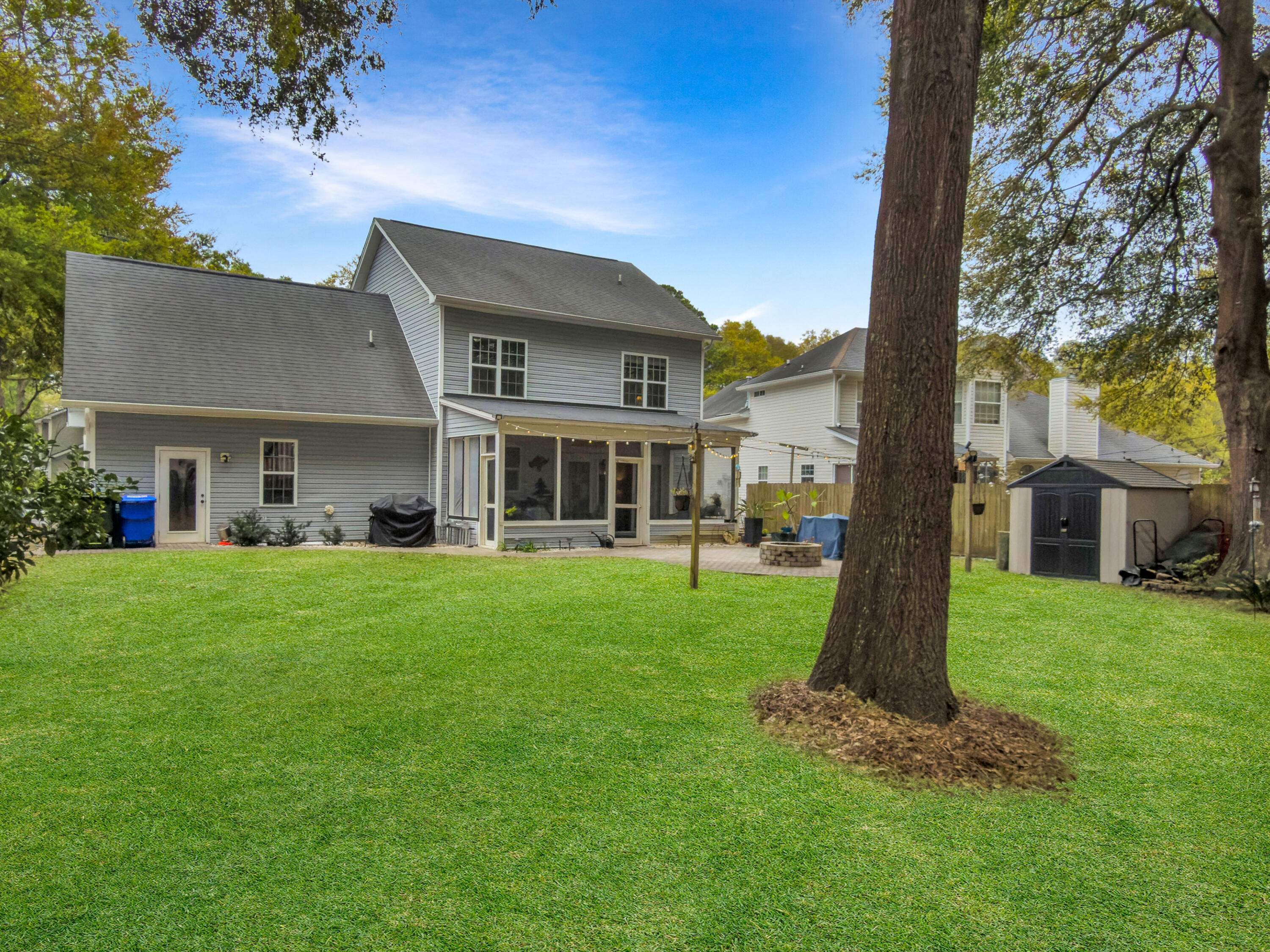 700 Majestic Oaks Drive