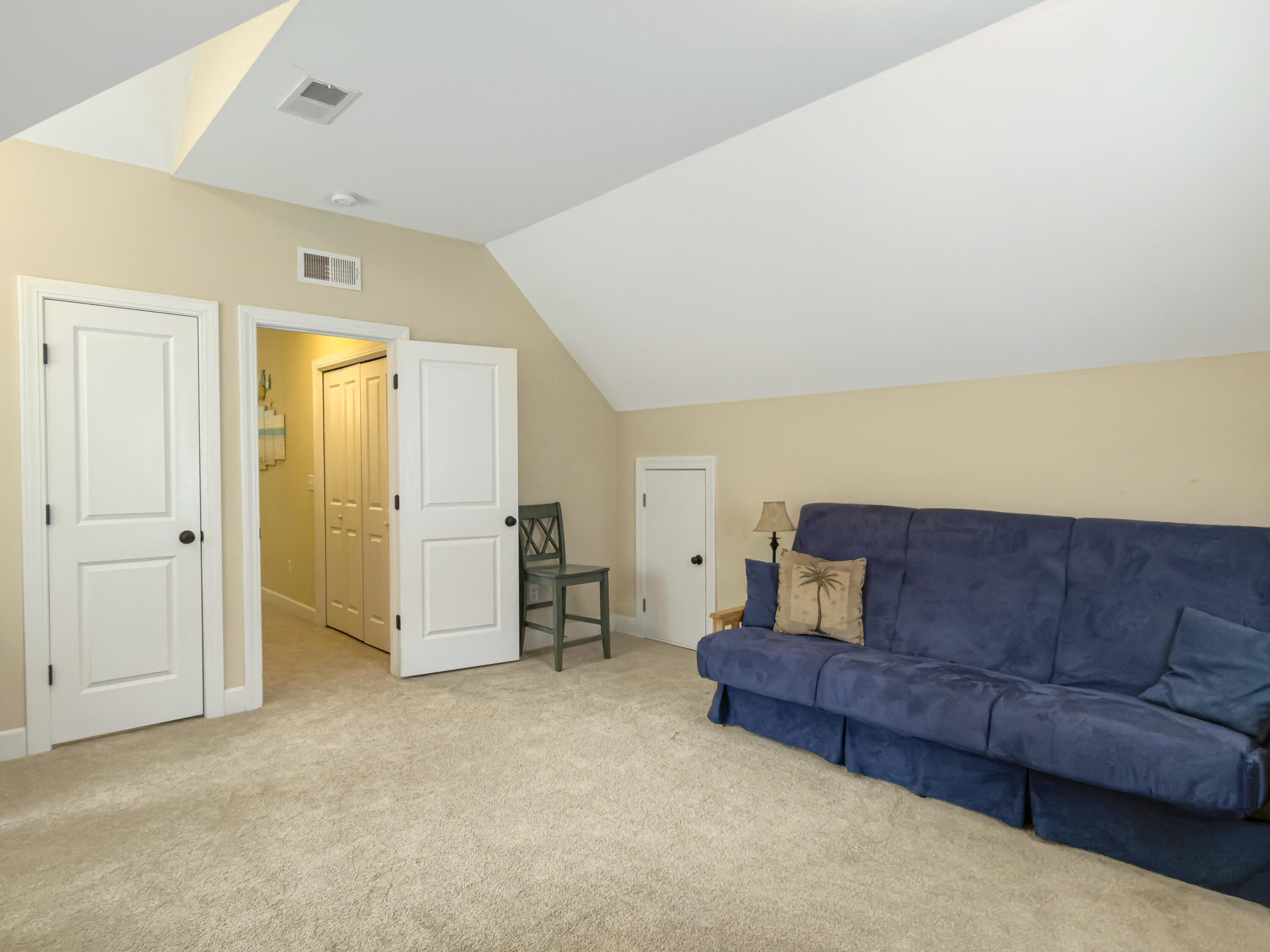 700 Majestic Oaks Drive