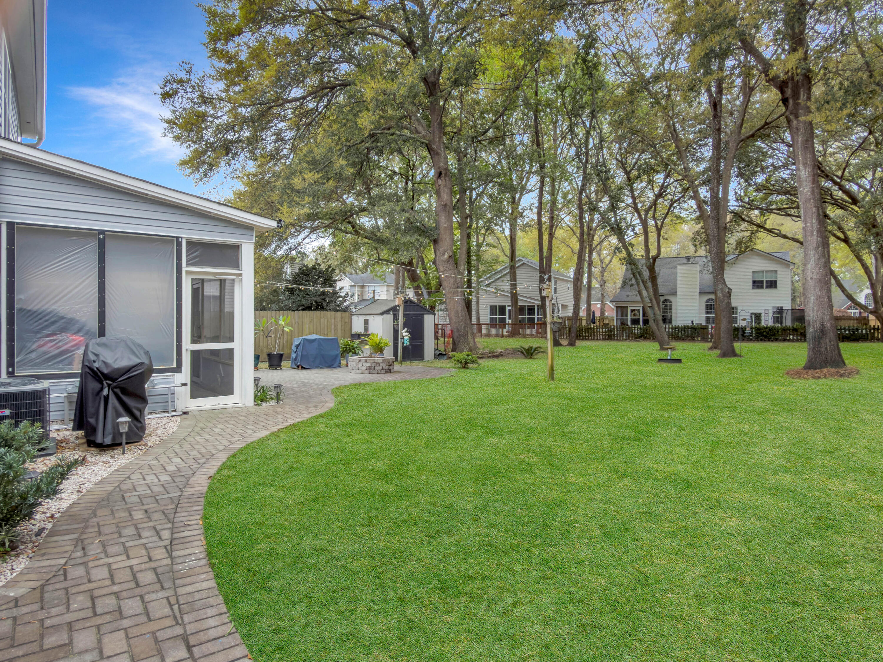 700 Majestic Oaks Drive