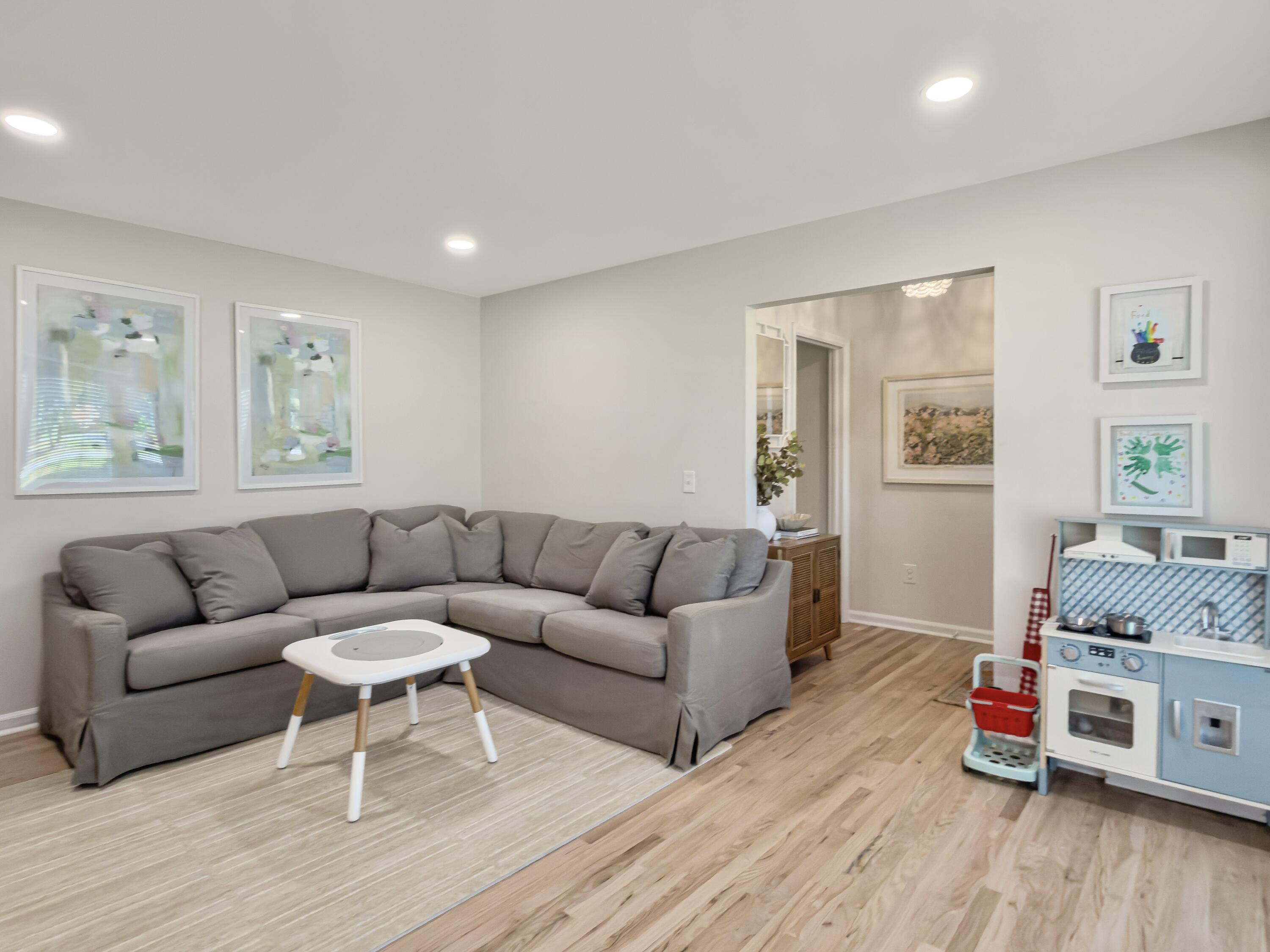 868 Melrose Drive
