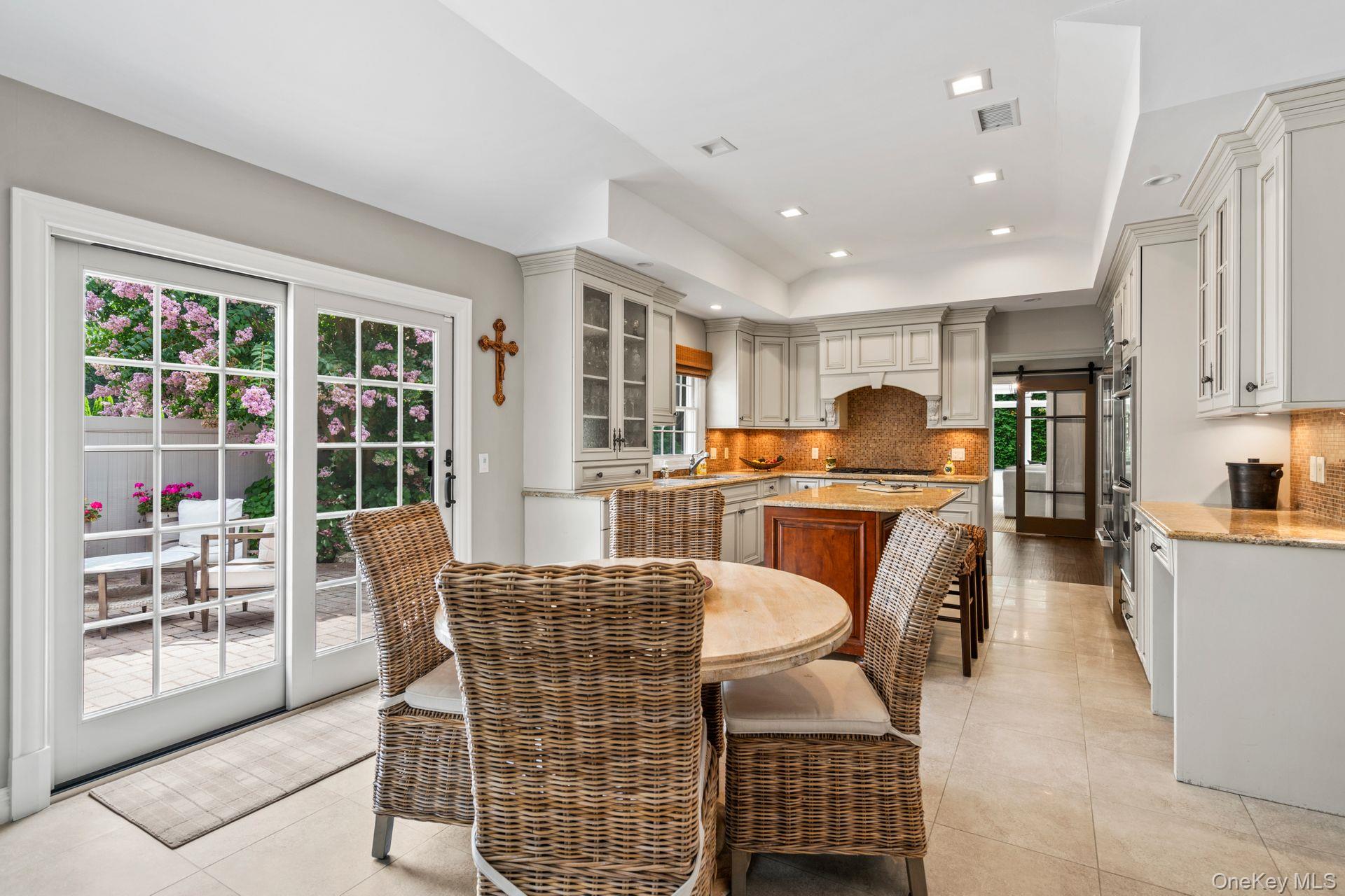 24 Hollister Lane