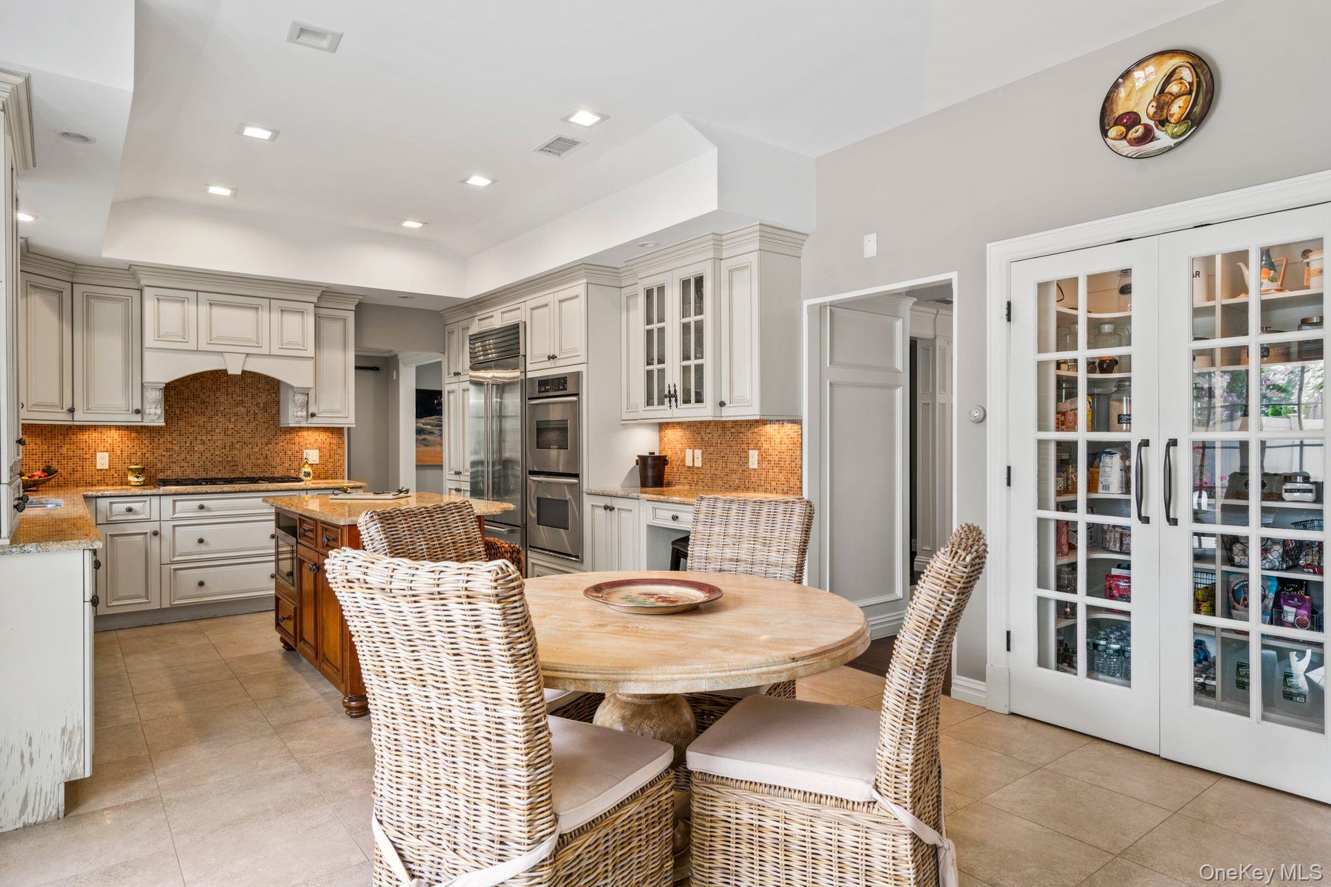 24 Hollister Lane