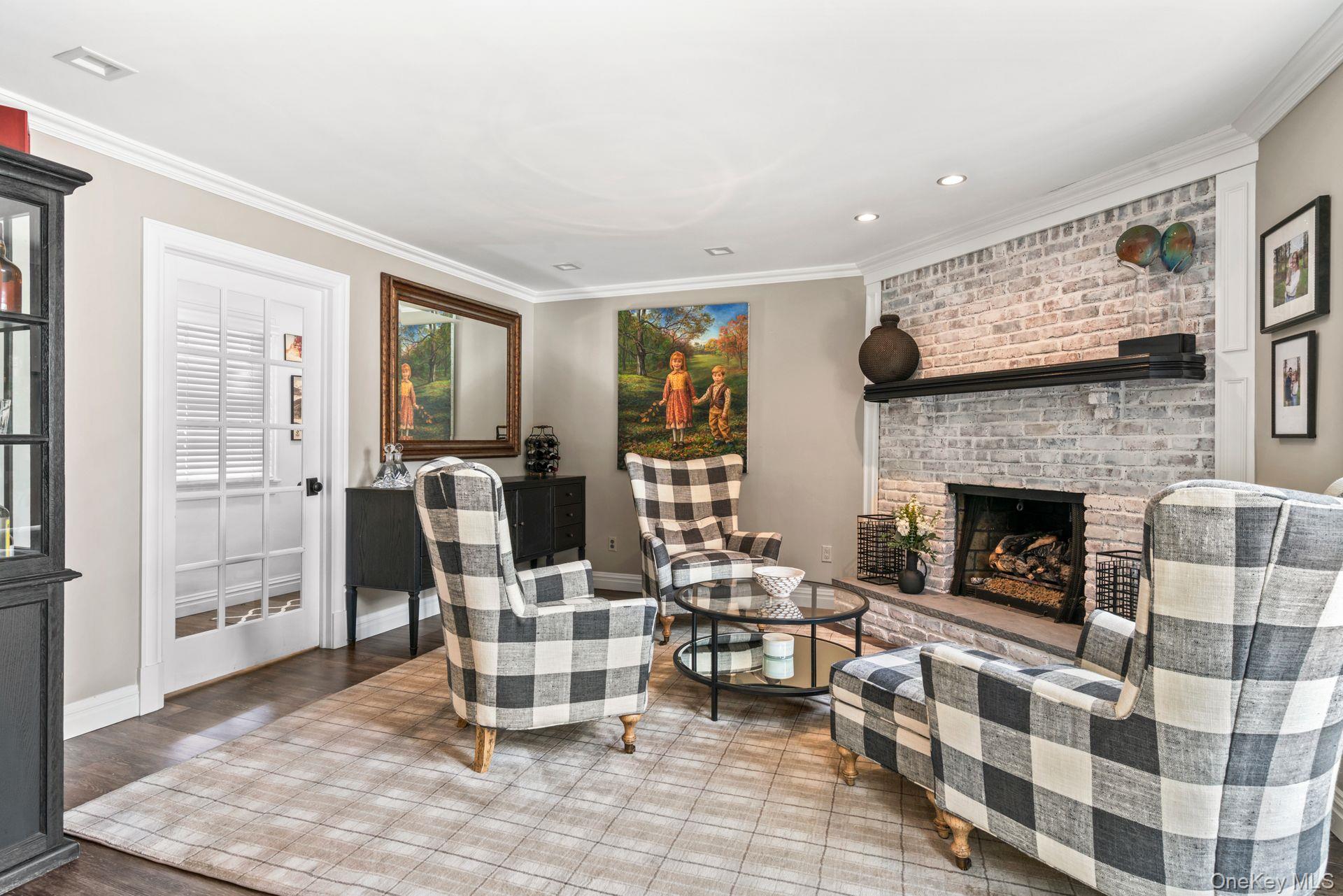 24 Hollister Lane