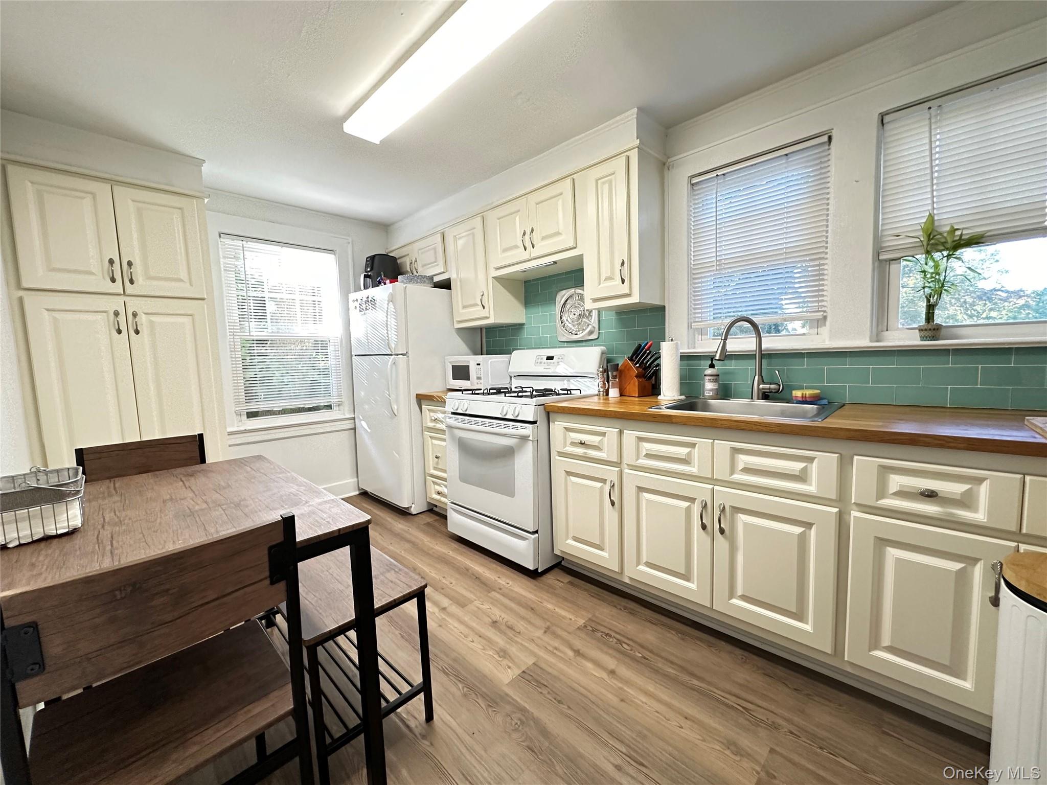 157 Clinton Avenue Unit: 1