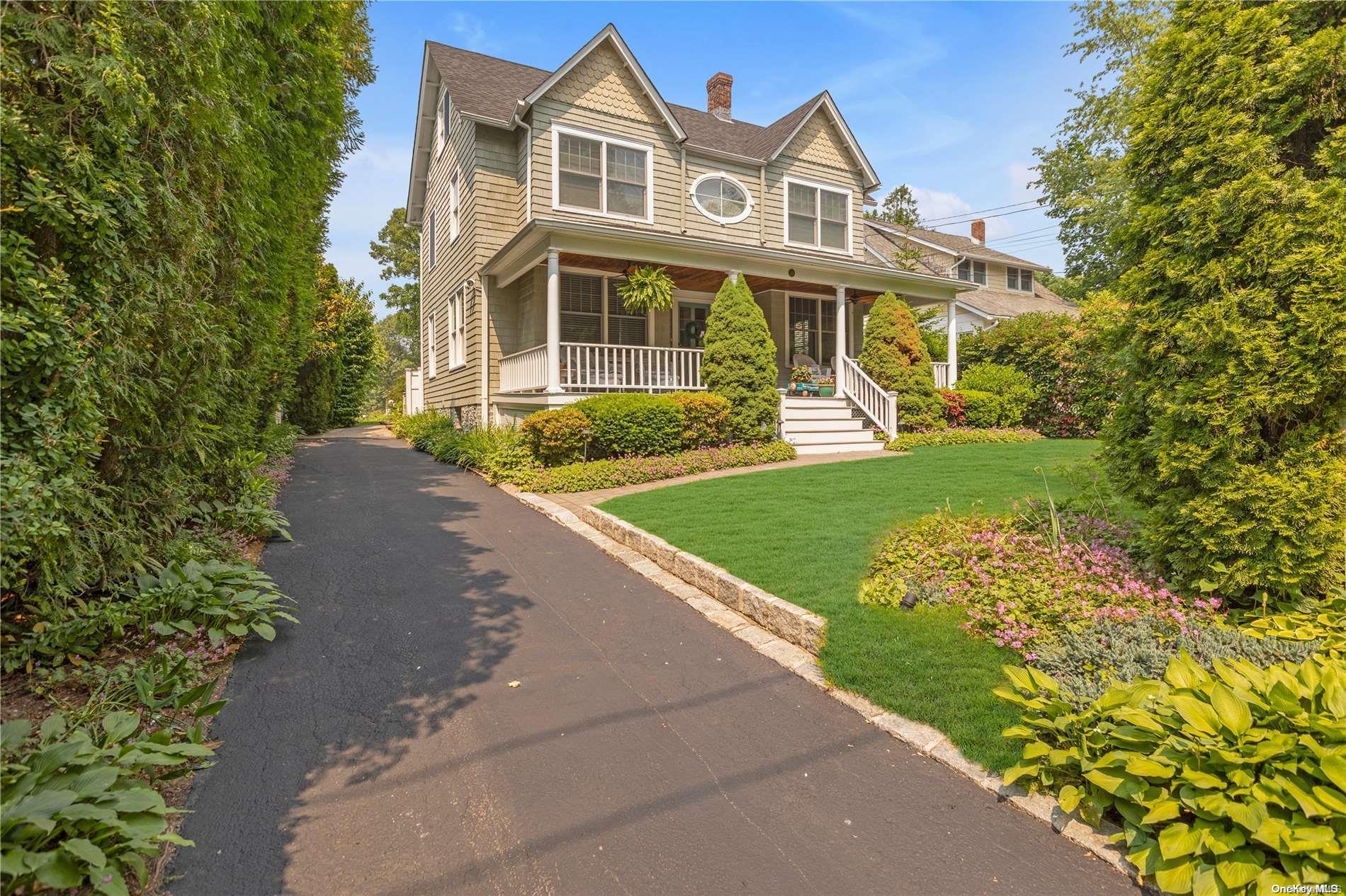25 Bay Avenue