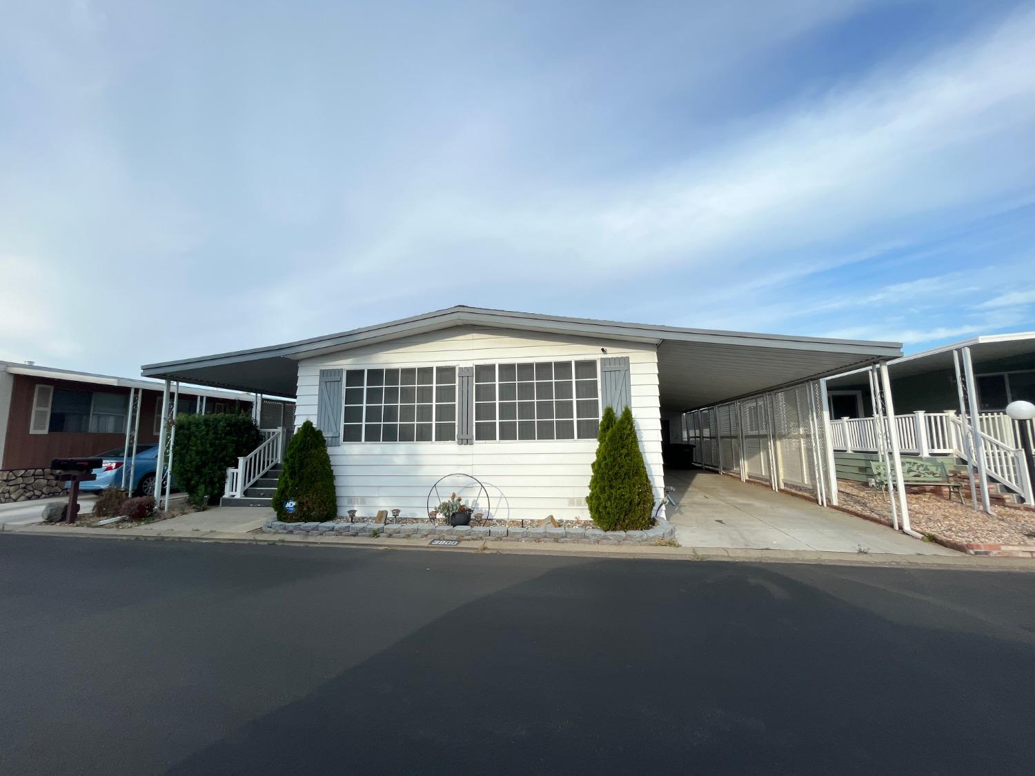 3900 Surfside Drive