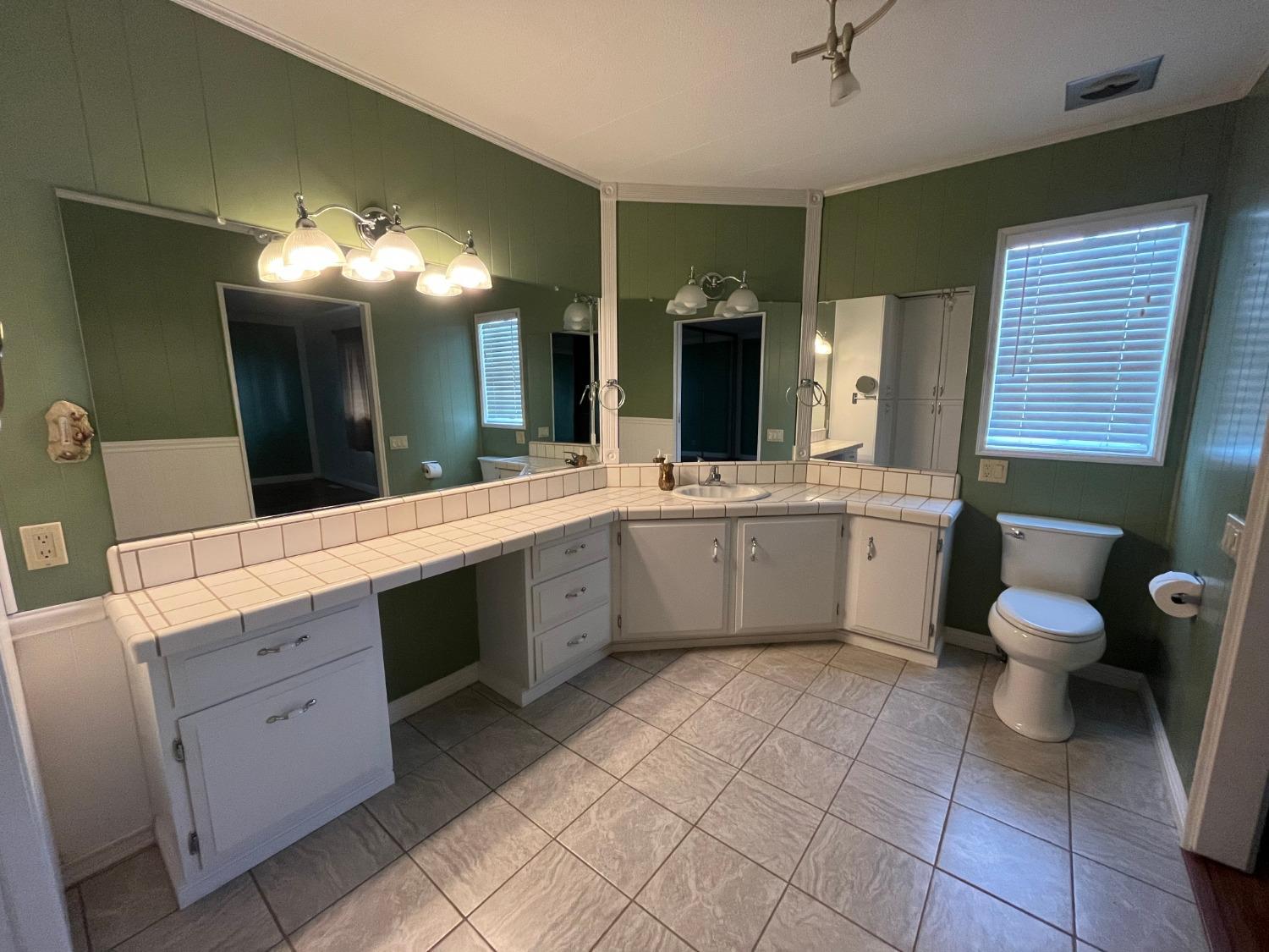 3900 Surfside Drive