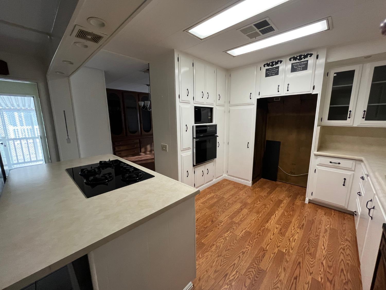 3900 Surfside Drive