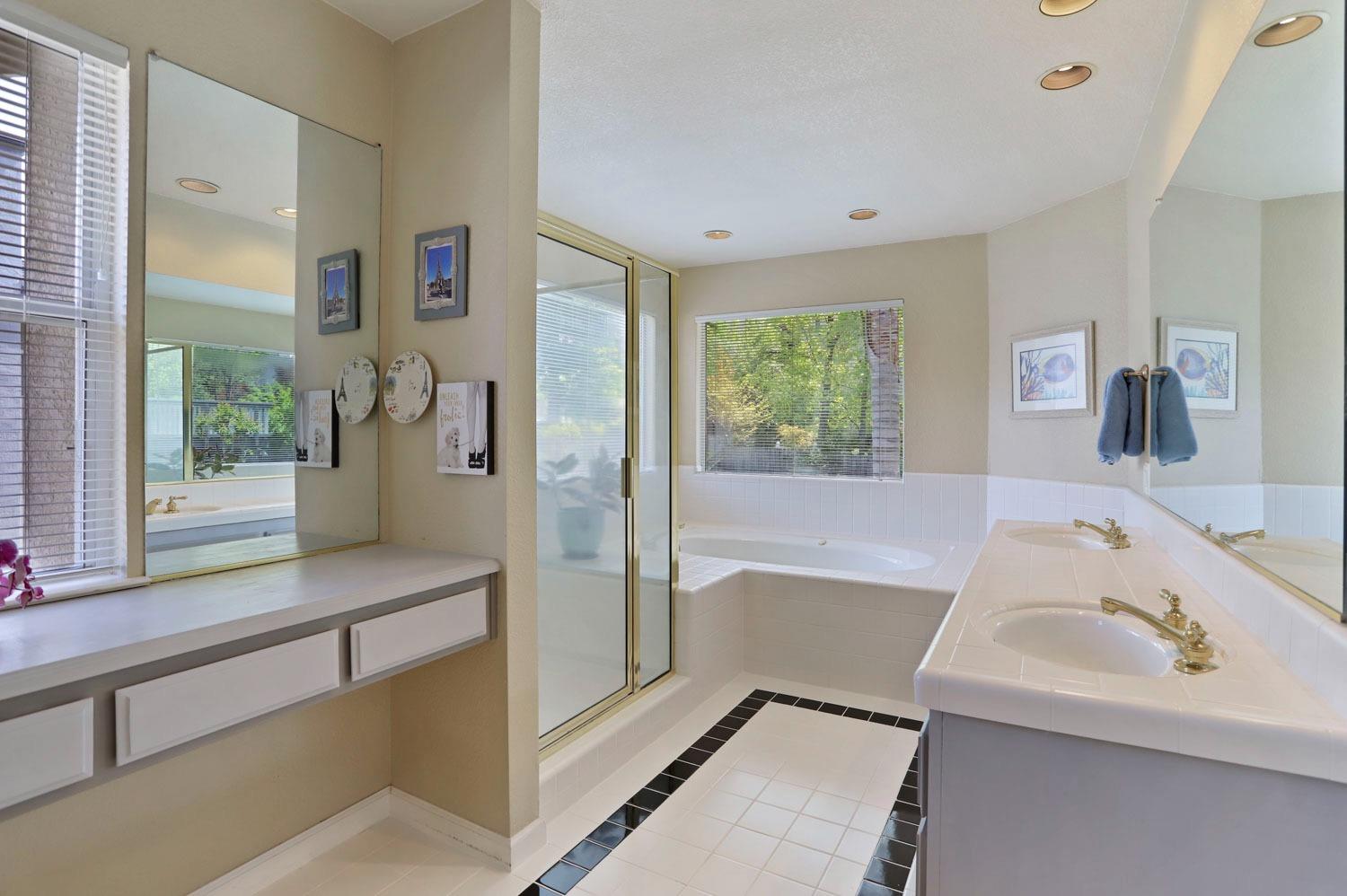 8530 Kenneth Hill Court