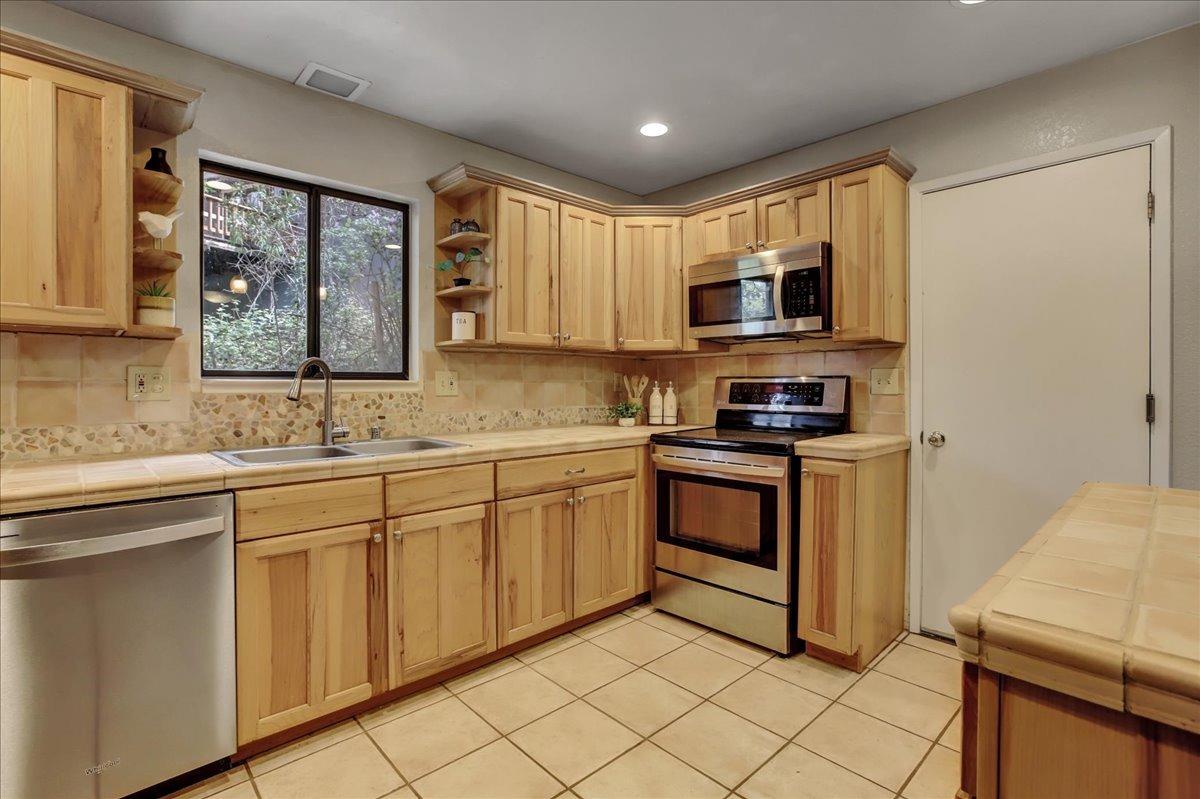 10338 Keenan Way