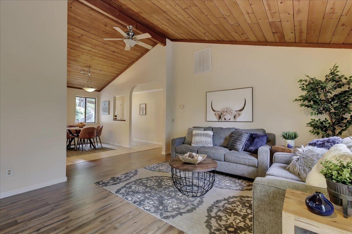 10338 Keenan Way