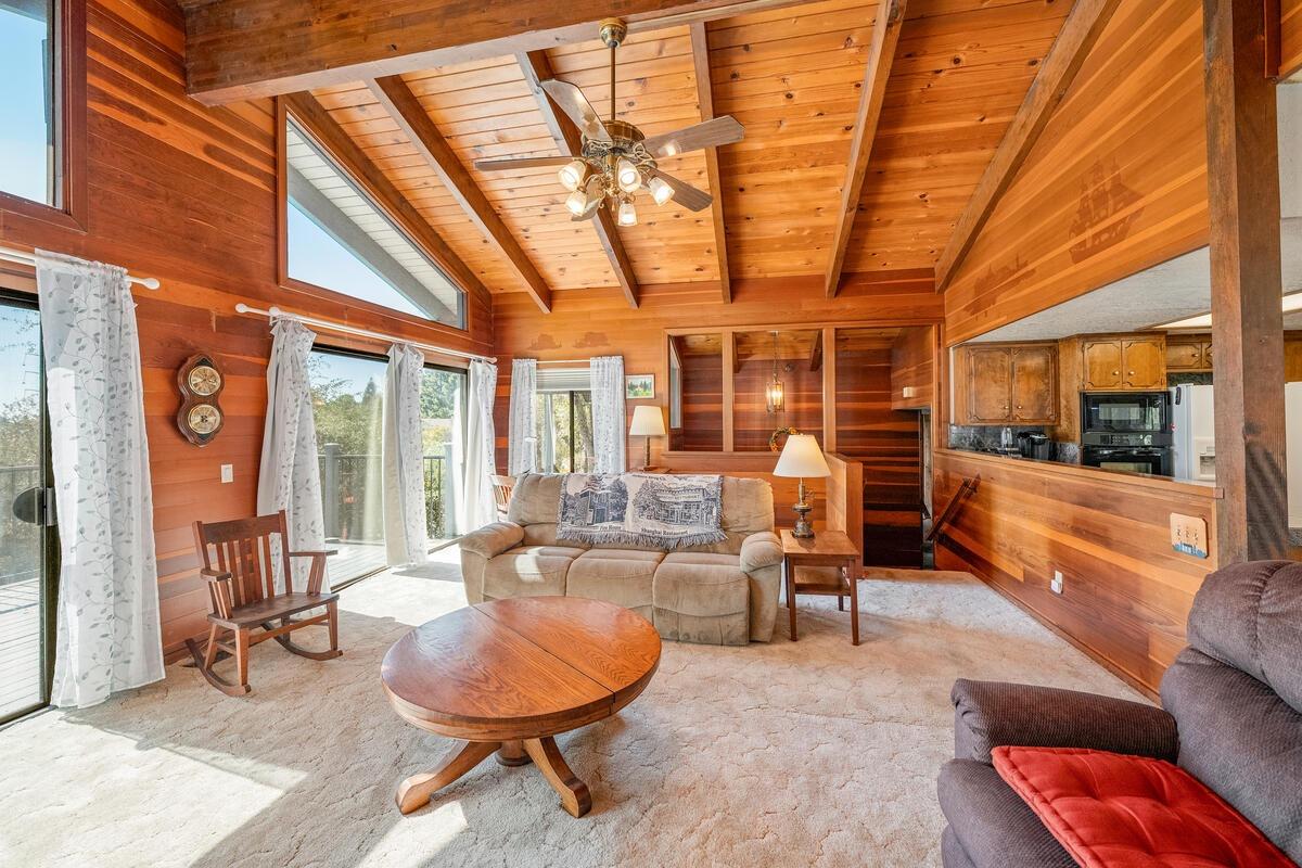 12521 Incline Drive