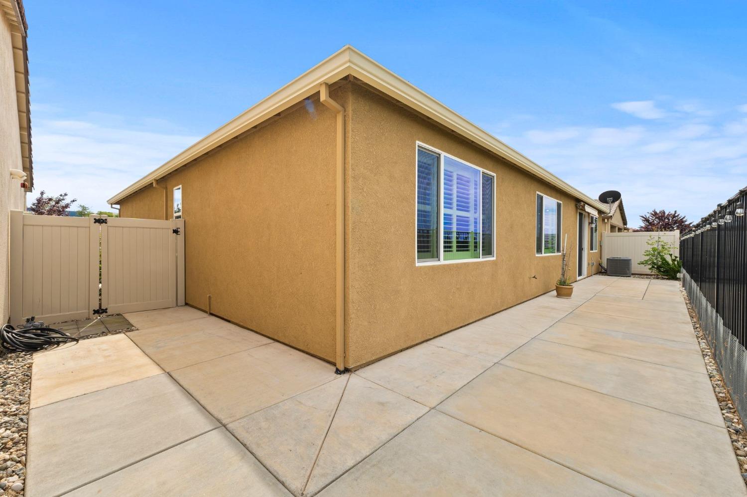 1076 Pacifico Lane