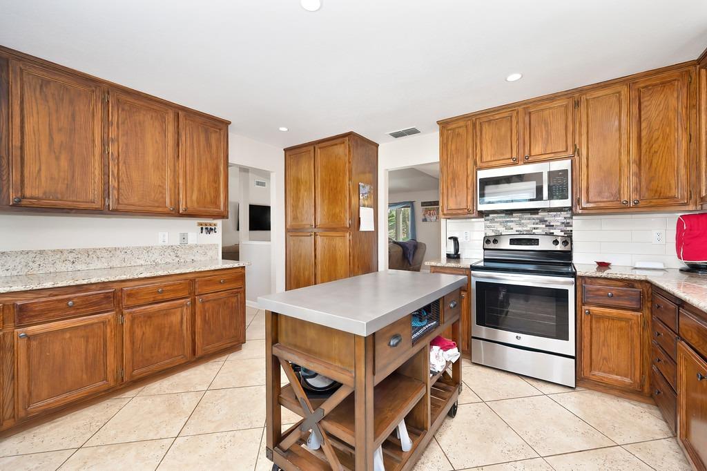 2204 Glacier Drive