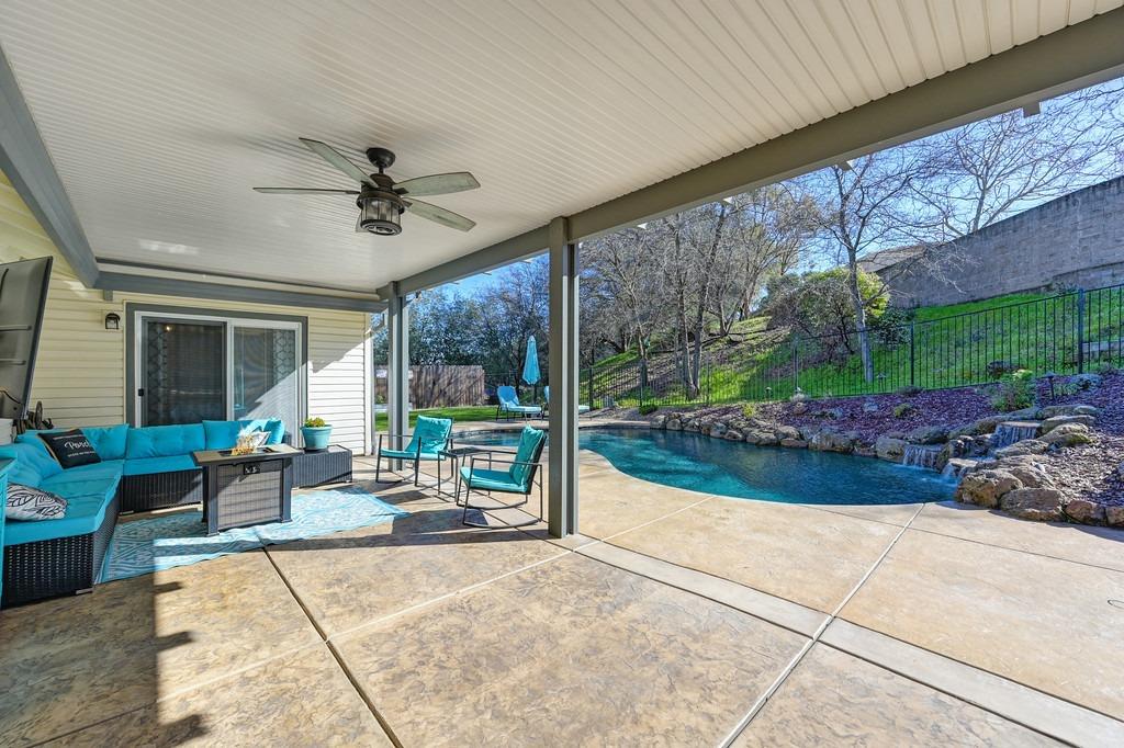 2204 Glacier Drive
