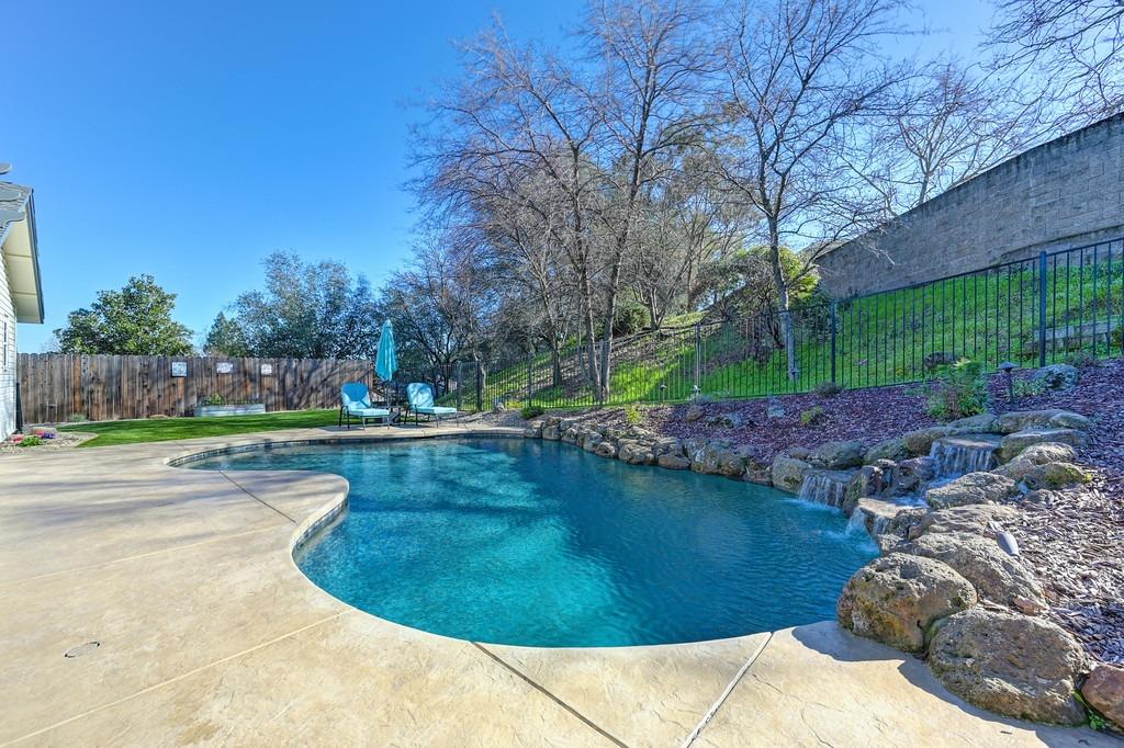 2204 Glacier Drive