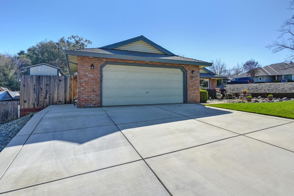 2204 Glacier Drive