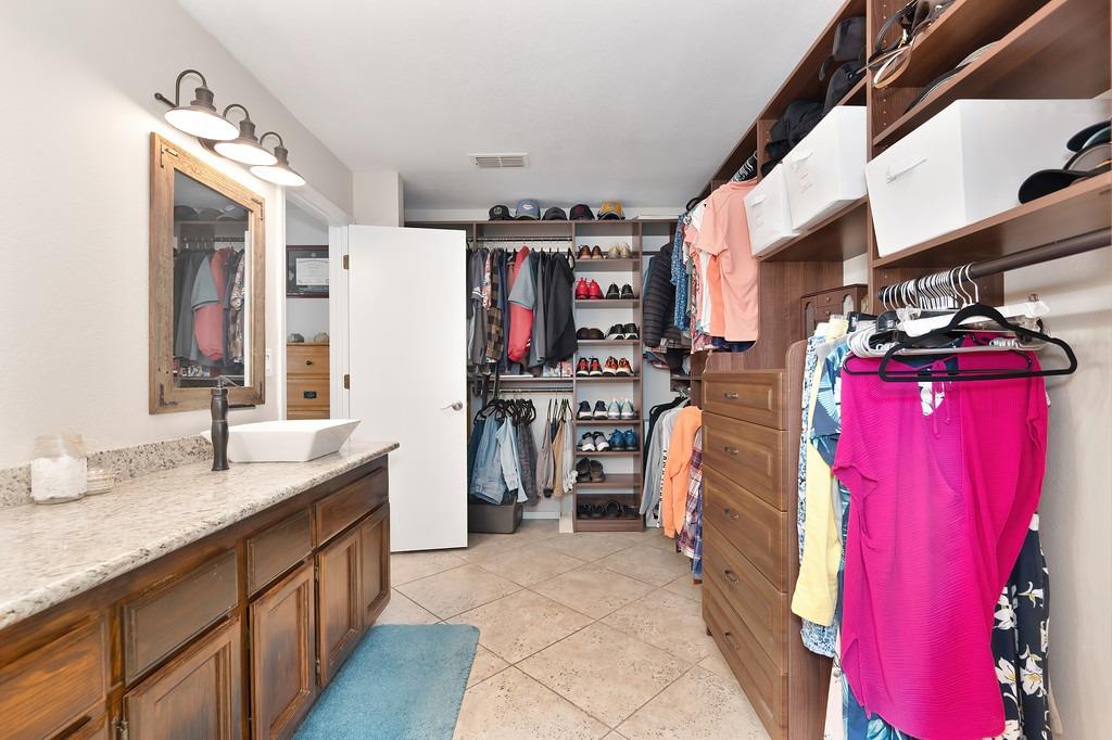 2204 Glacier Drive