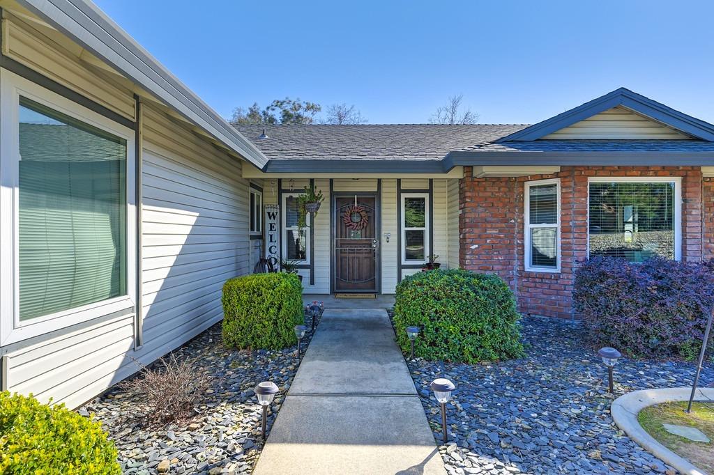 2204 Glacier Drive