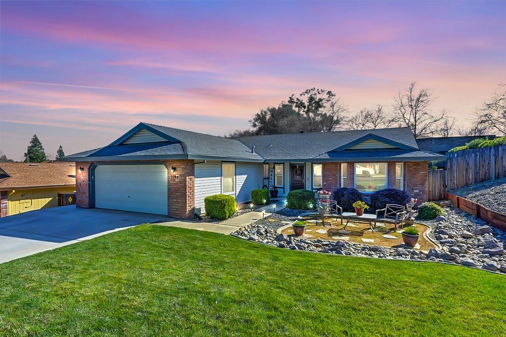 2204 Glacier Drive