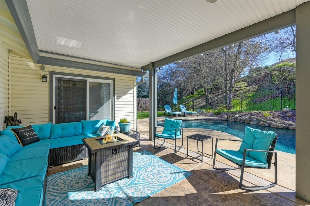2204 Glacier Drive