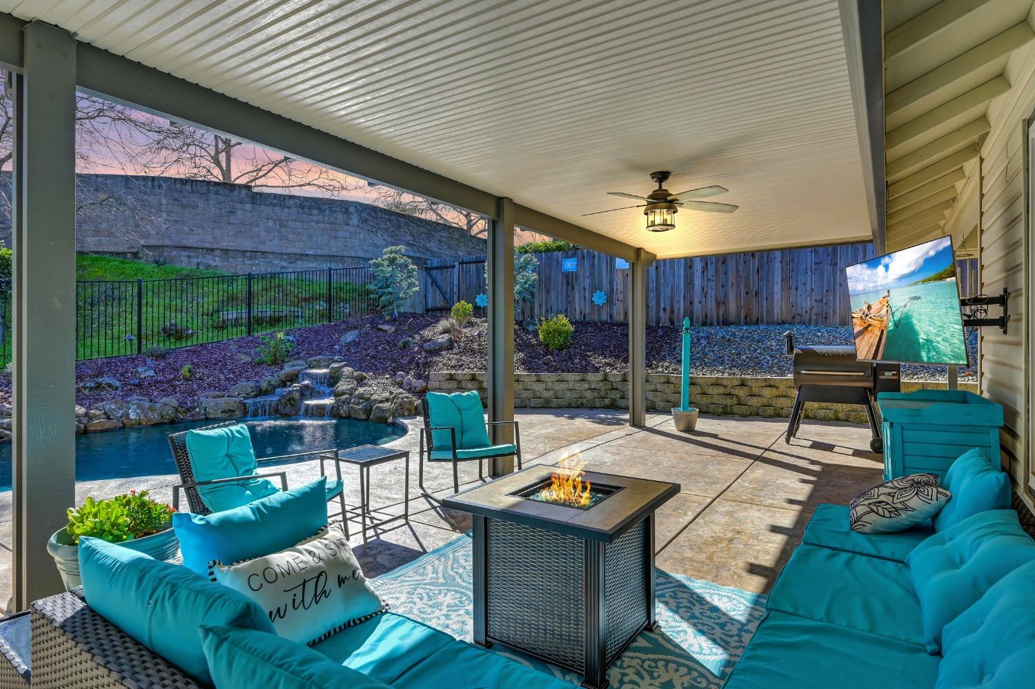 2204 Glacier Drive