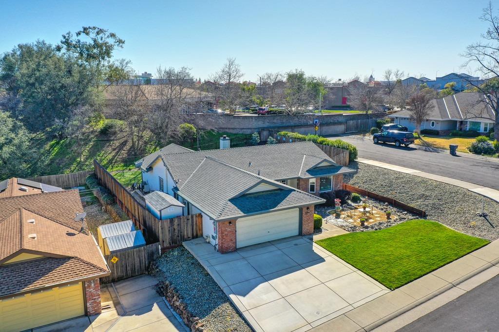 2204 Glacier Drive