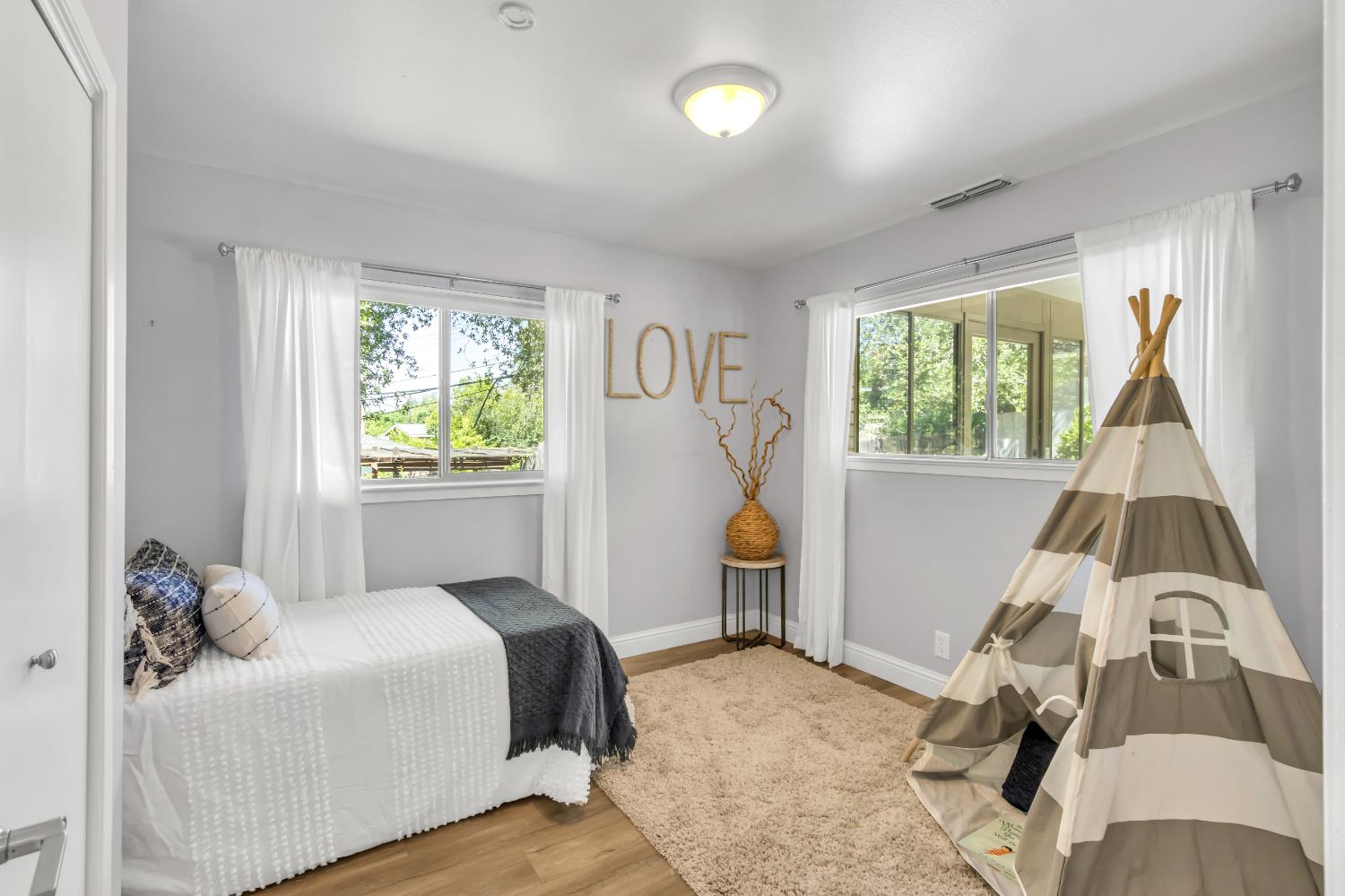 8169 Woodleaf Drive