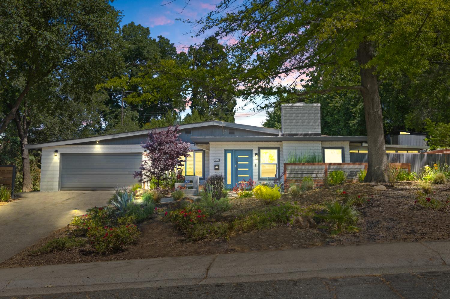 8169 Woodleaf Drive