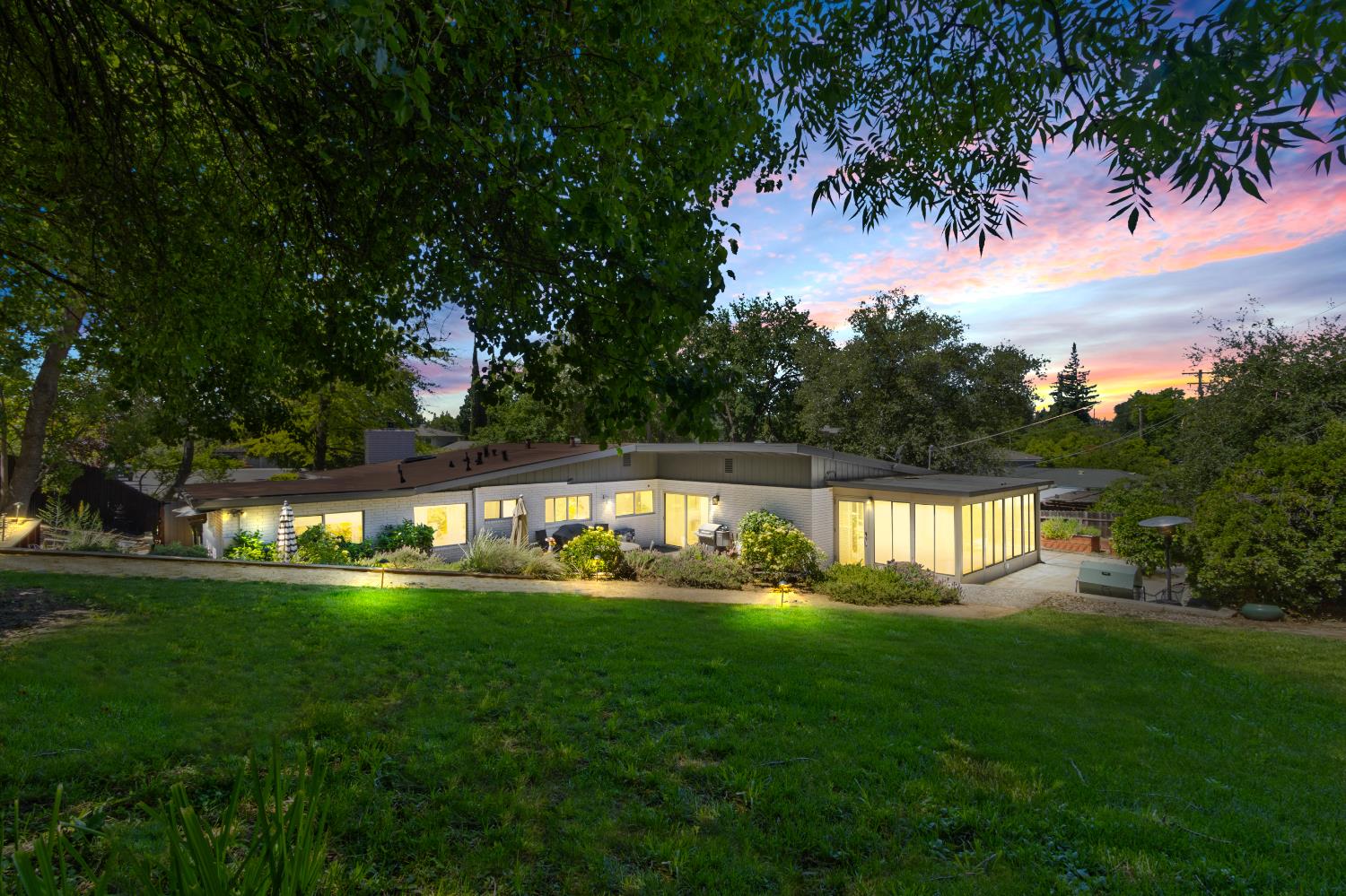 8169 Woodleaf Drive