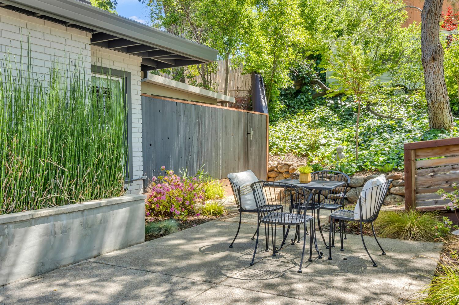 8169 Woodleaf Drive