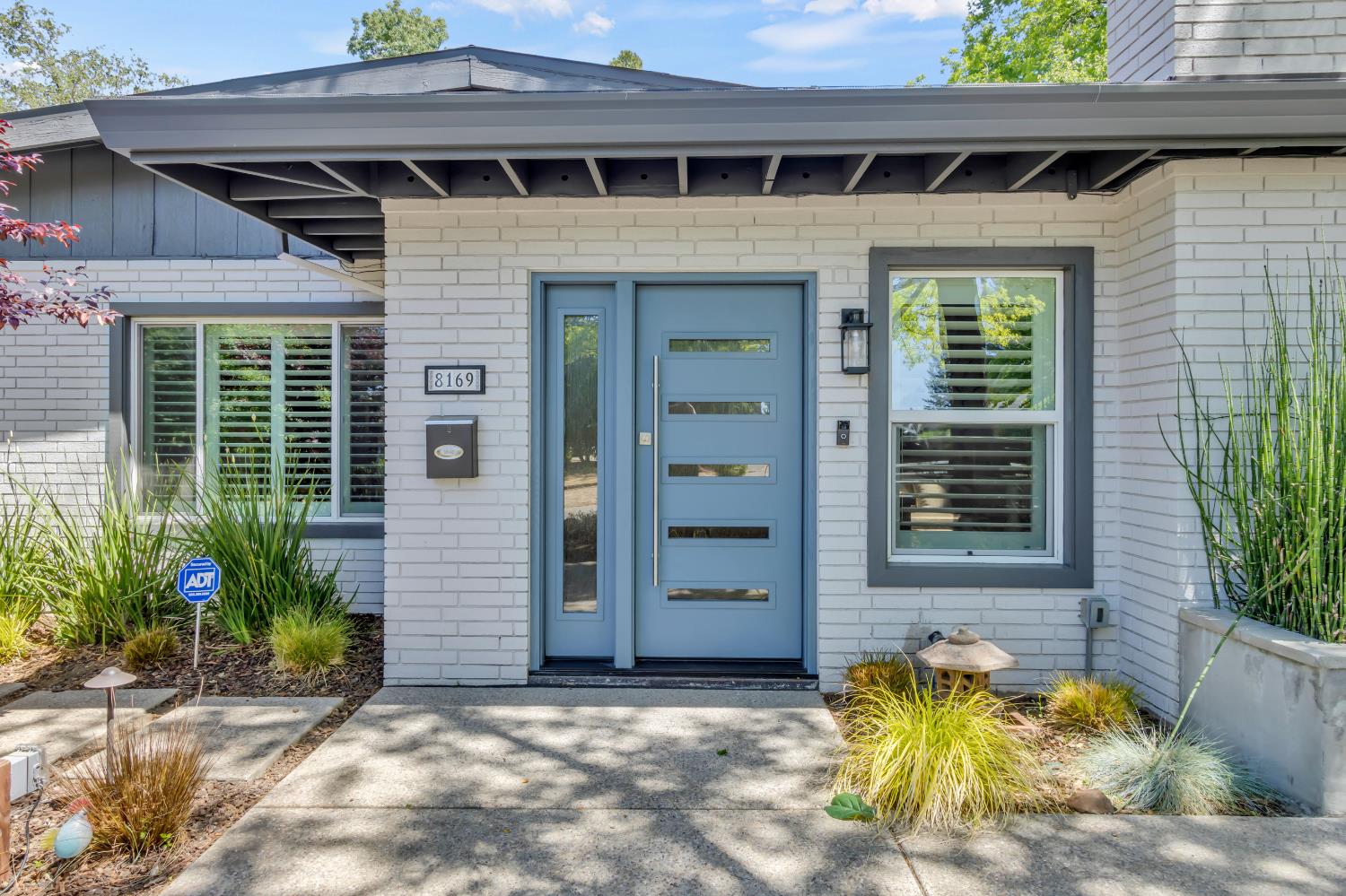 8169 Woodleaf Drive