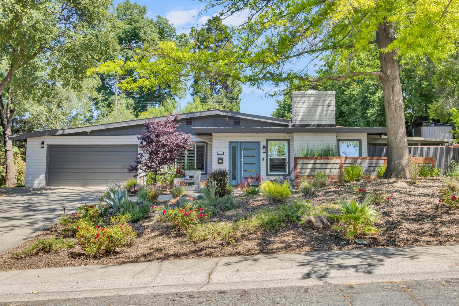 8169 Woodleaf Drive